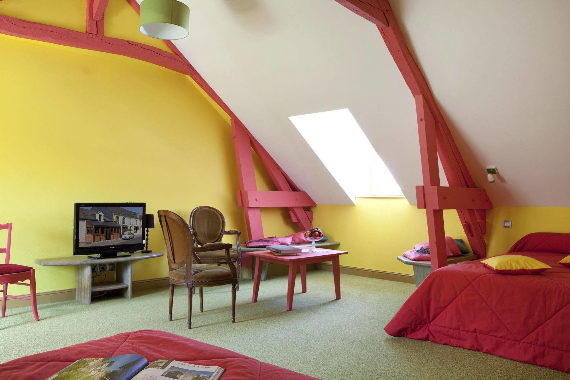 Logis Hotel O En Couleur Oucques-la-Nouvelle Buitenkant foto