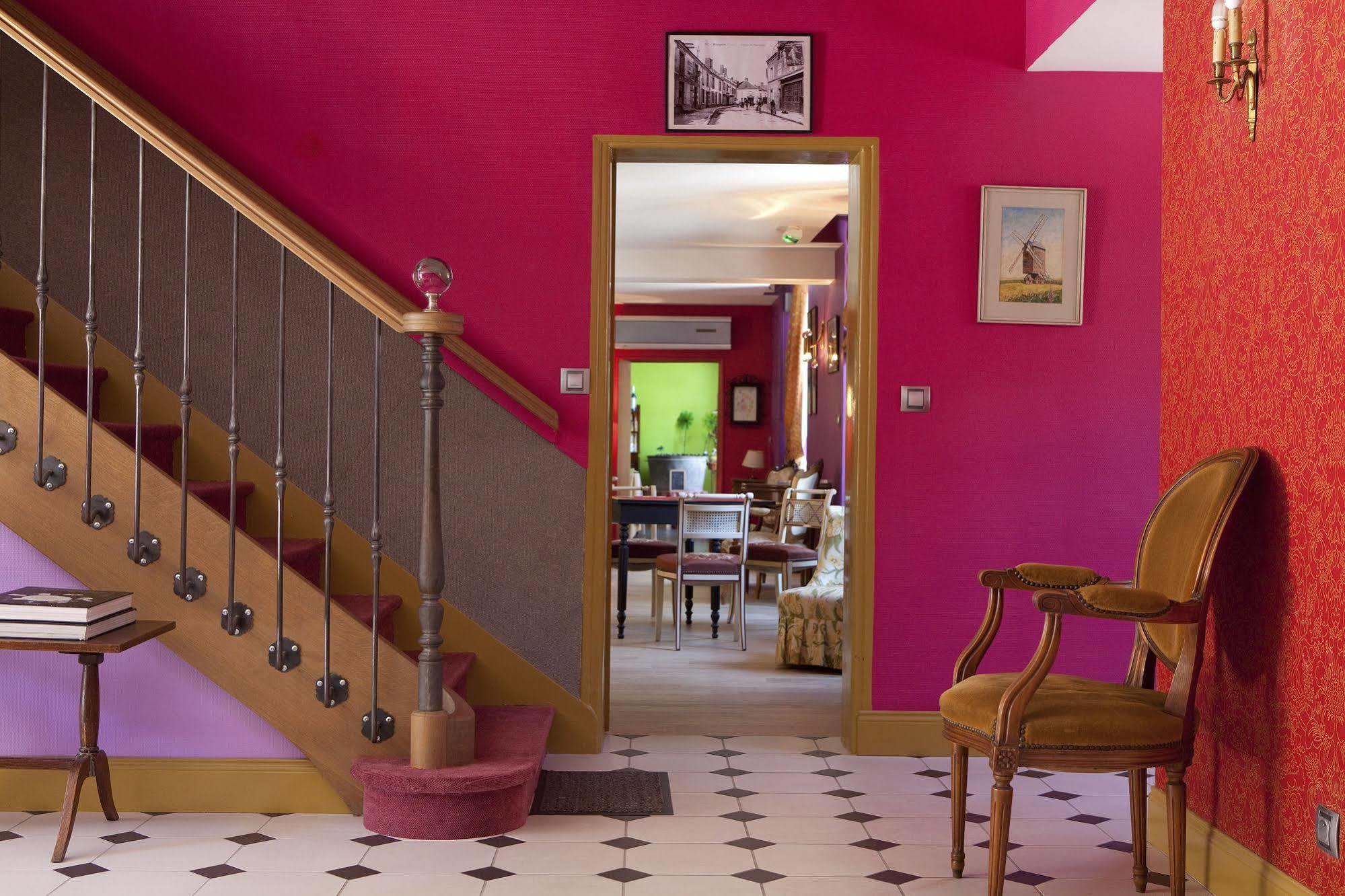 Logis Hotel O En Couleur Oucques-la-Nouvelle Buitenkant foto